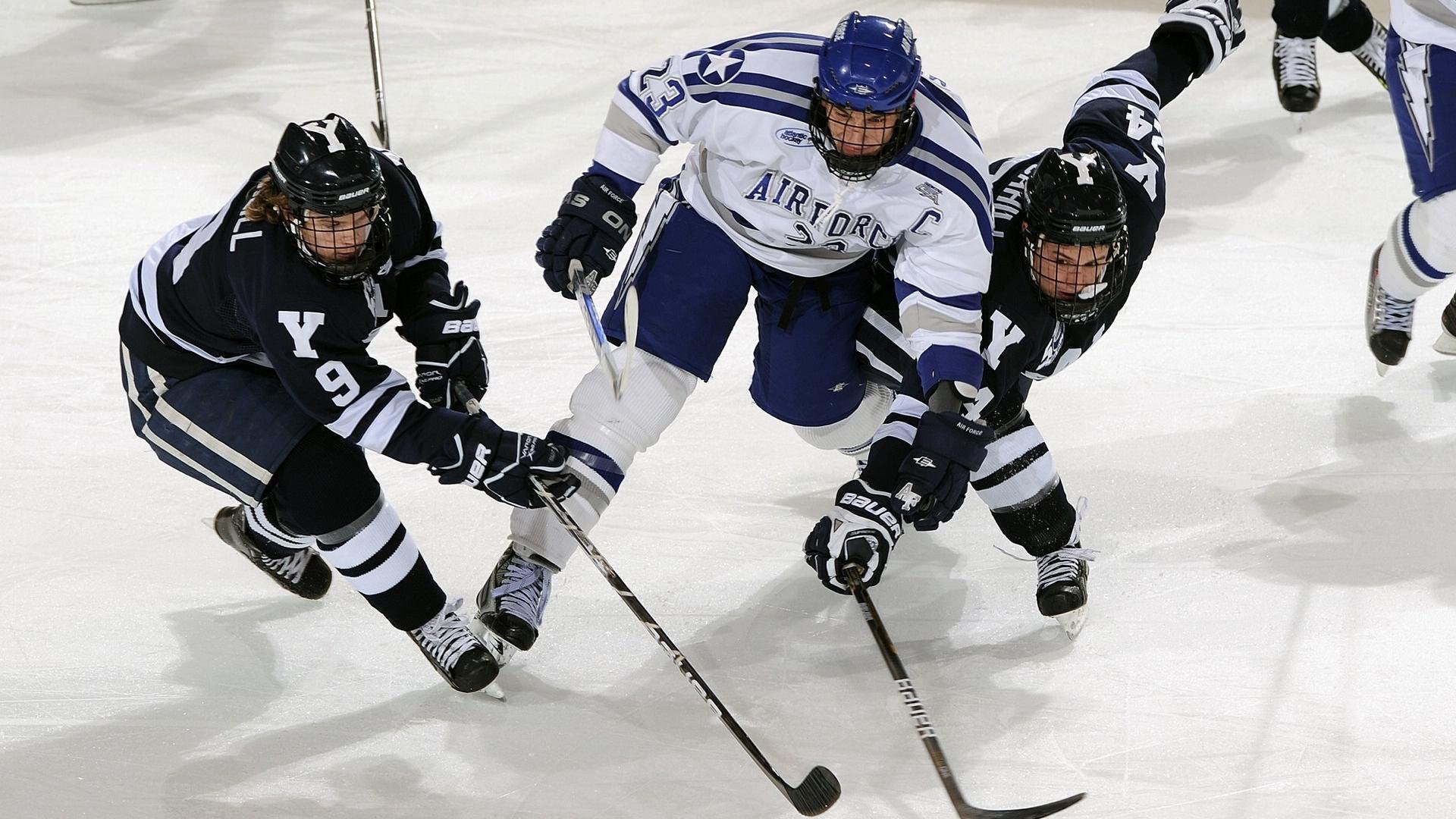 科里·简：全黑队新一代边锋，凭借速度和技术让防线束手无策，科里乐队