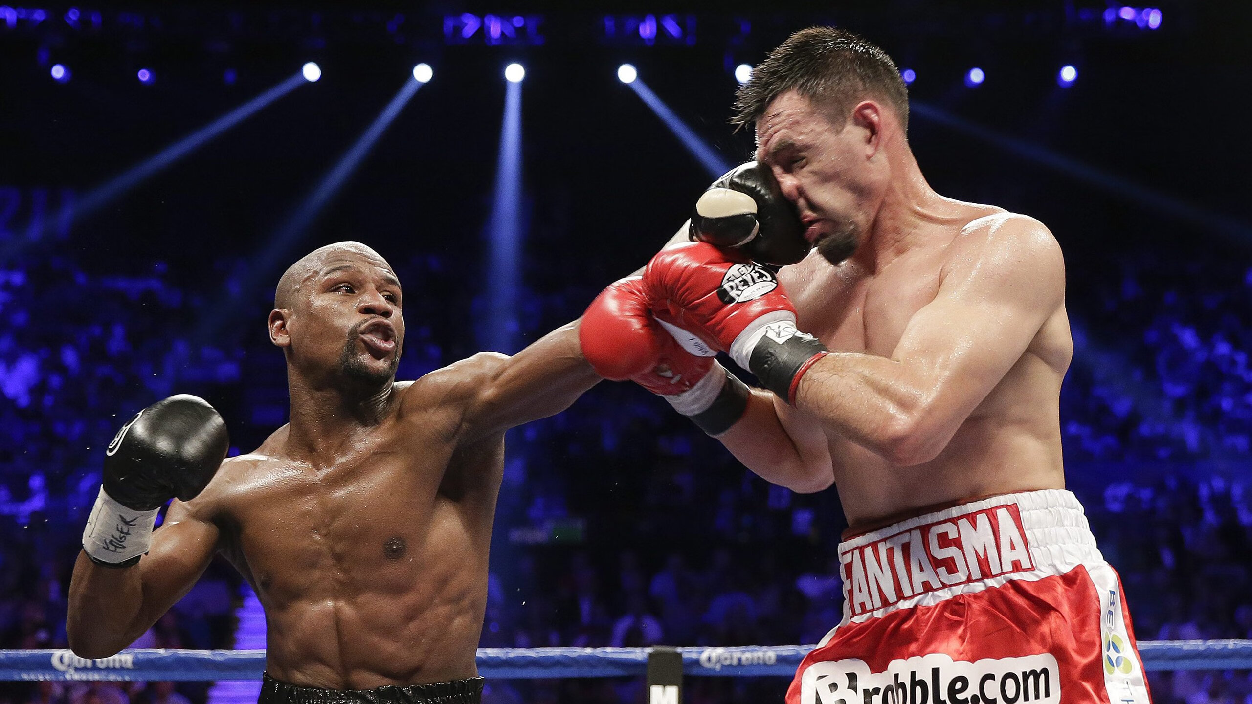 艾比·德尔福：南非队防线上的定海神针，每次防守都成为亮点，艾比利德尔